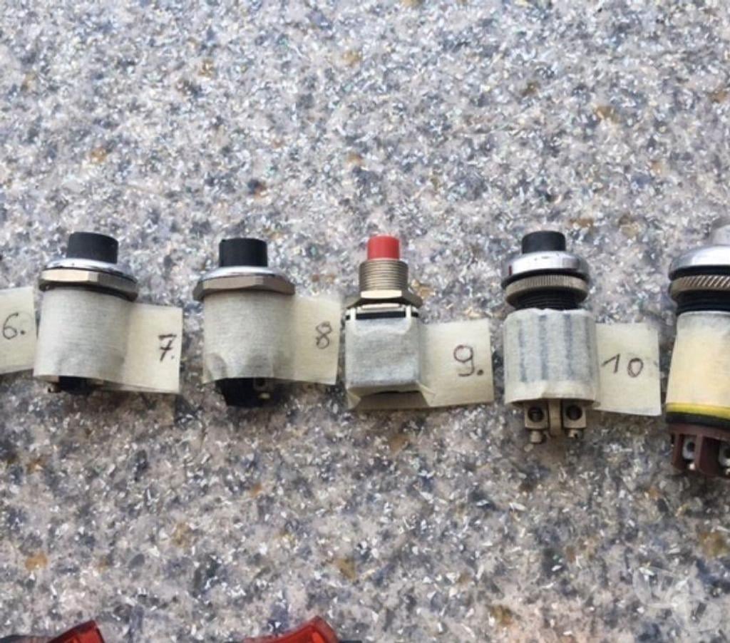 Nord Valenciennes - 59300 - Photos Vivastreet Boutons poussoirs – interrupteurs spécifiques 107