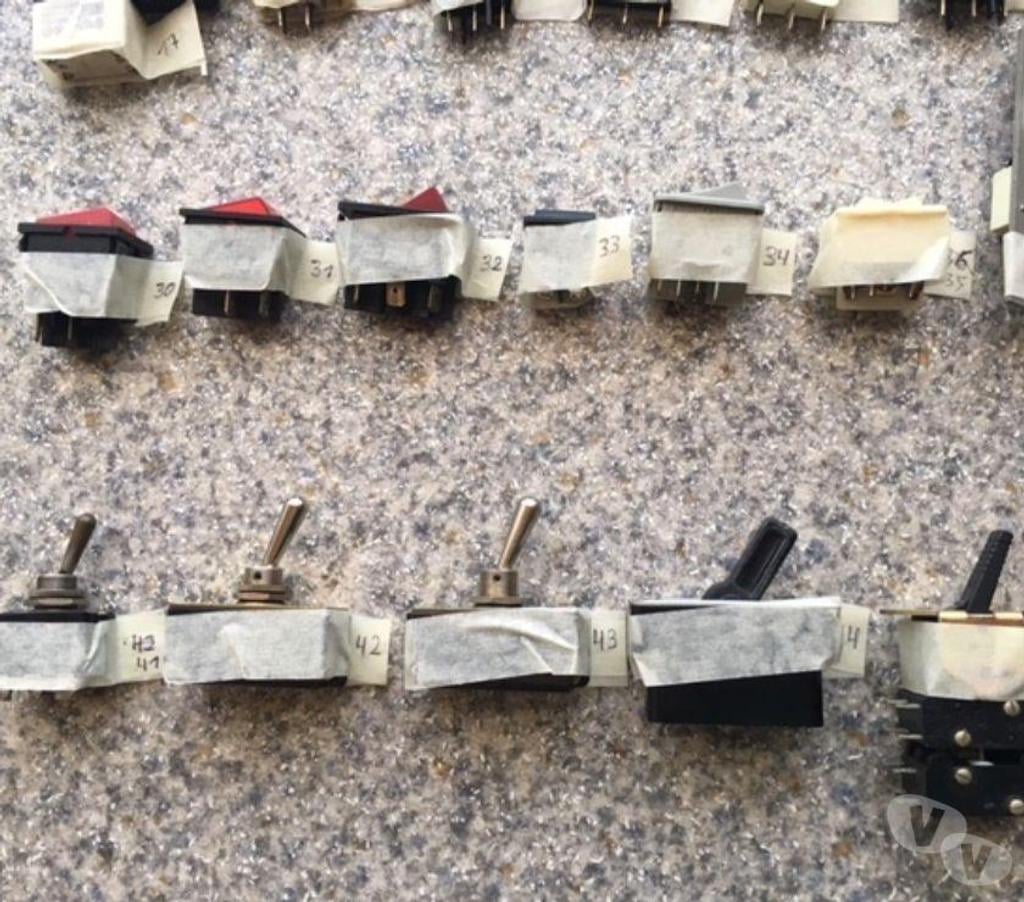 Nord Valenciennes - 59300 - Photos Vivastreet Boutons poussoirs – interrupteurs spécifiques 107