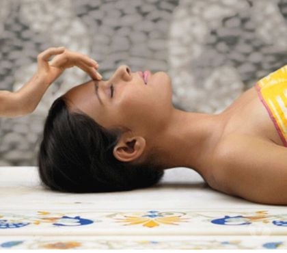 Massage relaxant Antibes Alpes-Maritimes - Photos Vivastreet Yogamassage kundalini massage indien de qualité