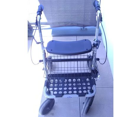 Beauté - Santé Rhône Jonage - 69330 - Photos Vivastreet DEAMBULATEUR INVACARE BANJO