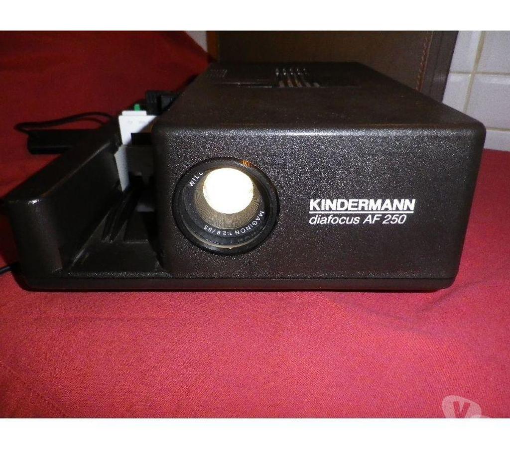 Photo - Video - Son Yvelines Fontenay le Fleury - 78330 - Photos Vivastreet Projecteur pour diapositives - Diafocus AF 250 - KINDERMANN