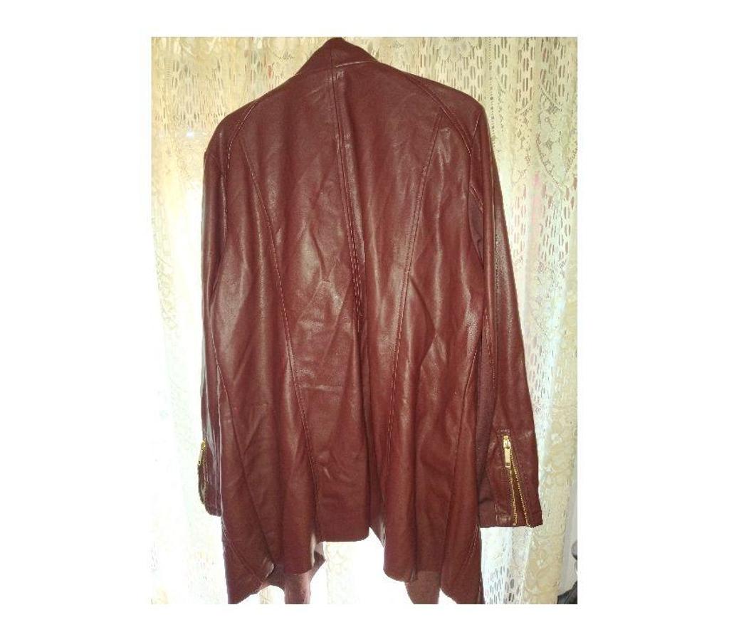Vêtements occasion Bouches-du-Rhône Aix en Provence - Photos Vivastreet VESTE FEMME CUIRE DEMIE SAISON MARRON FONCE ORIGINALE. 