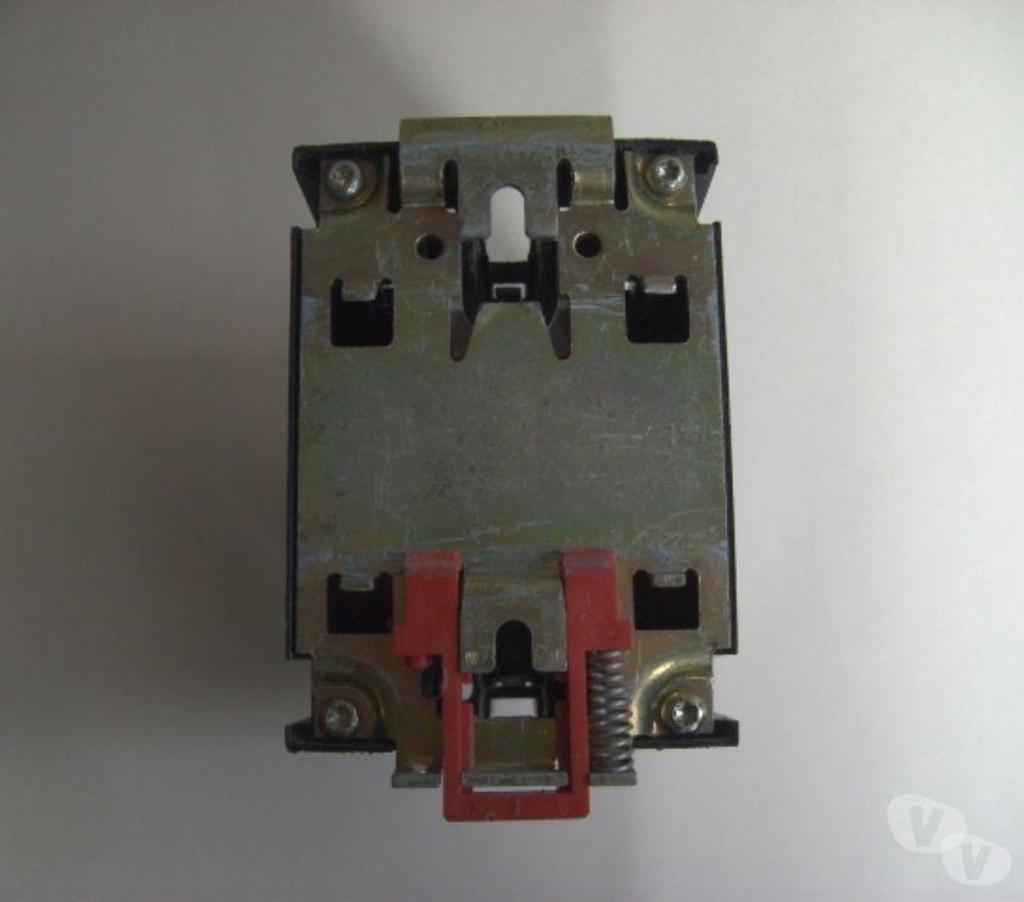 Nord Valenciennes - 59300 - Photos Vivastreet Sectionneur tripolaire Télémécanique 20.T