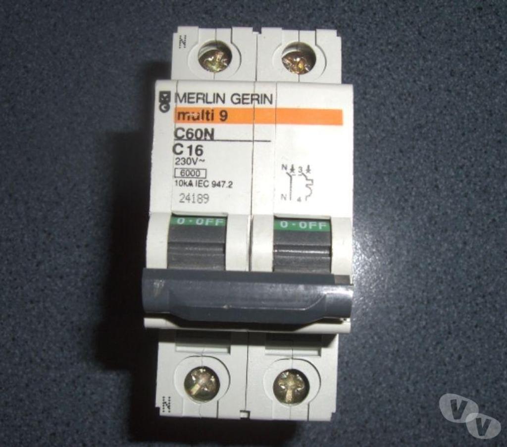 Nord Valenciennes - 59300 - Photos Vivastreet Disjoncteurs bipolaire MERLIN-GERIN 10-16A 80