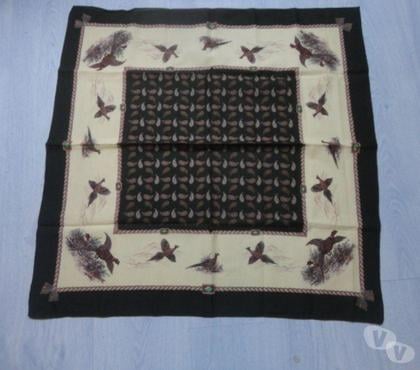 Accessoires - Bagagerie Abbeville St Lucien Oise - Photos Vivastreet Foulard en soie