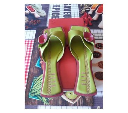 Chaussures et bottes occasion Hauconcourt Moselle - Photos Vivastreet Chaussure ELLE 39 fleurs vintage mode fille originale fun ma