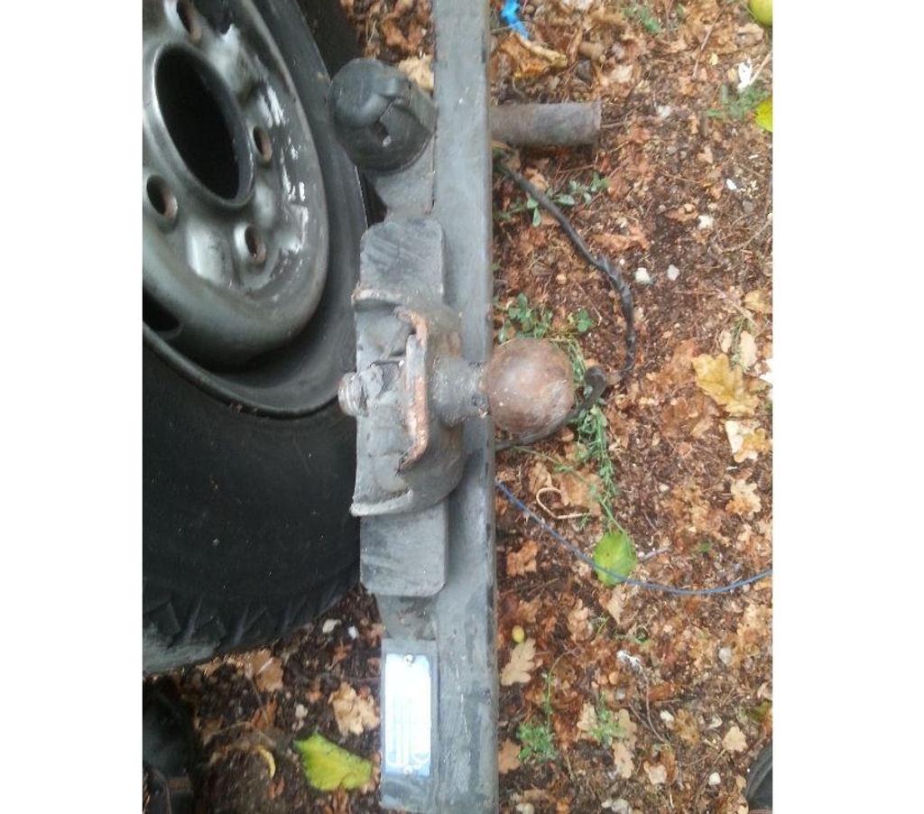 Pièces et services auto Seine-et-Marne Montceaux les Provins - 77151 - Photos Vivastreet attelage peugeot 305 