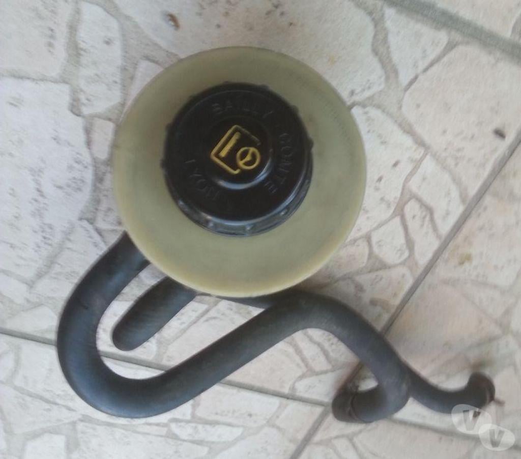 Pièces et services auto Seine-et-Marne Montceaux les Provins - 77151 - Photos Vivastreet bocal huile megane