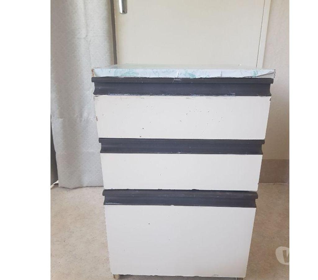 Ameublement & art de la table Seine-Saint-Denis Epinay sur Seine - 93800 - Photos Vivastreet Commode moderne 3 tiroirs occasion