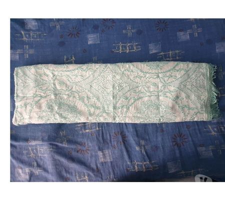 Ameublement & art de la table Paris Paris 4ème ardt - 75004 - Photos Vivastreet Couvertiure de lit et canapé