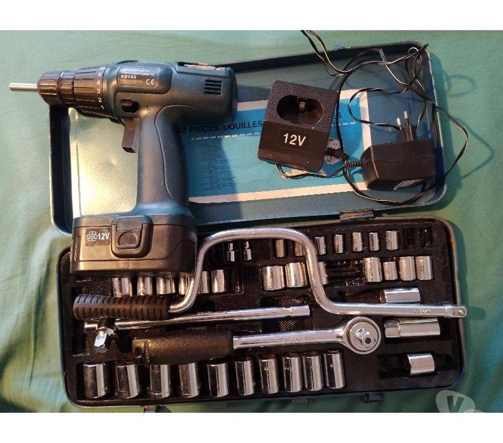 Pièces et services auto Bouches-du-Rhône Aix en Provence - Photos Vivastreet COMBINER VISSEUSEDEVISSEUSE & COFFRET DOUILLES CLE A CLIQU