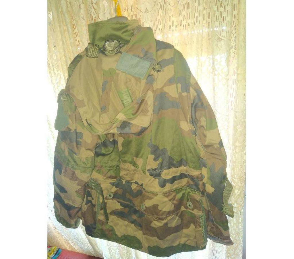 Vêtements occasion Bouches-du-Rhône Aix en Provence - Photos Vivastreet BLOUSON CAMOUFLAGE MILITAIRE COUPE VENT MAINTIEN LA CHALEUR