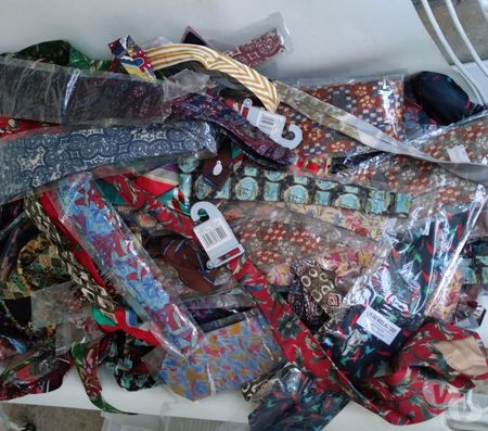 Accessoires - Bagagerie Val-d'Oise Bernes sur Oise - 95340 - Photos Vivastreet RARE : Gros Lot De 152 Cravates Vintage Neuves En Soie !