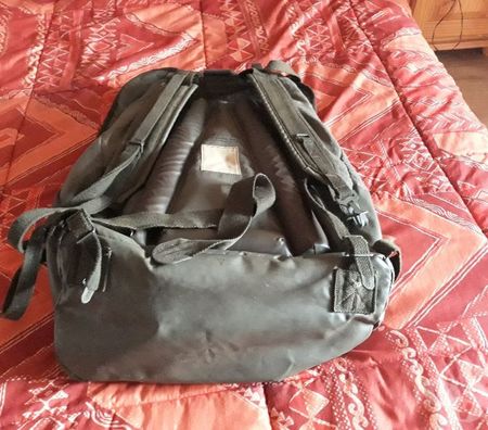 Accessoires - Bagagerie Pyrénées-Atlantiques Biarritz - 64200 - Photos Vivastreet sac a dos armée très bon état