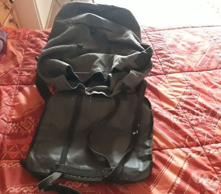 Accessoires - Bagagerie Pyrénées-Atlantiques Biarritz - 64200 - Photos Vivastreet sac a dos armée très bon état