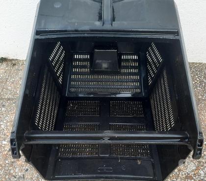 Bricolage - Jardin - Outillage La Source Orleans - Photos Vivastreet PANIERS ou BACS a Gazon POUR TONDEUSE plusieurs MODELEs