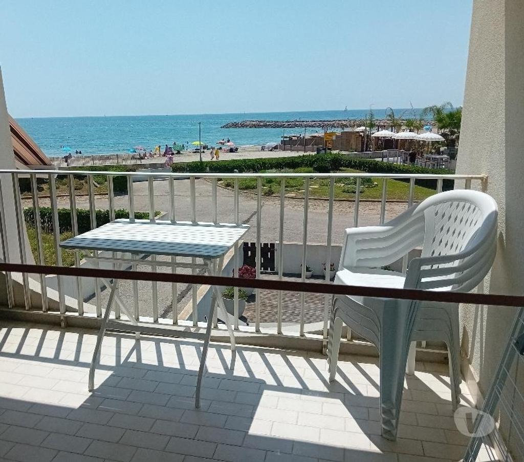 location saisonniere Hérault Palavas les Flots - 34250 - Photos Vivastreet F1 cab SUR la PLAGE 4 couch, parking privé, plage à 2mn