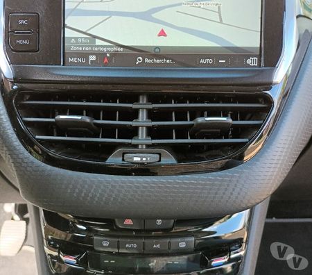 Voiture d'occasion Eure Nonancourt - Photos Vivastreet PEUGEOT 2008 BLANC NACRE