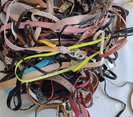 Accessoires - Bagagerie Val-d'Oise Bernes sur Oise - 95340 - Photos Vivastreet Rare : Lot De Plusieurs Centaines De CEINTURES Pour Femmes
