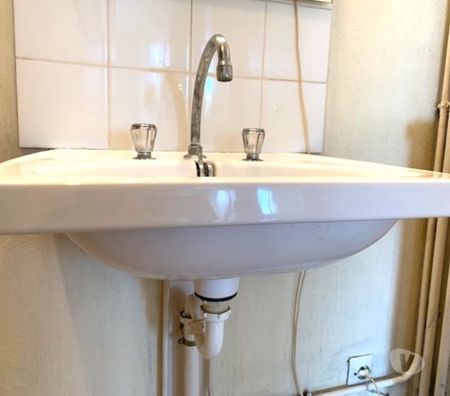 Nord Valenciennes - 59300 - Photos Vivastreet Lavabo sur colonne et fixé au mur 186