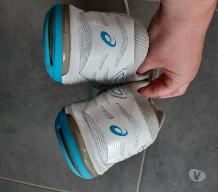 Chaussures Marne Courcy - 51220 - Photos Vivastreet Basket Asics 40 blanche et bleue