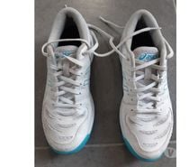 Basket Asics 40 blanche et bleue