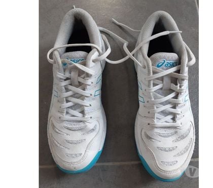 Chaussures occasion Courcy Marne - Photos Vivastreet Basket Asics 40 blanche et bleue