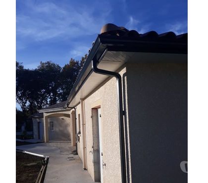 Artisans - Dépannages Carbonne Haute-Garonne - Photos Vivastreet Gouttière alu sur mesure à votre maison