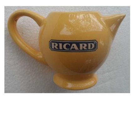 Collections Castries Hérault - Photos Vivastreet Carafe pichet RICARD jaune mini modèle uni dose pas ébréché 