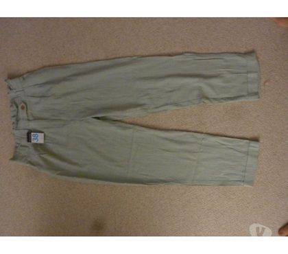 Vêtements occasion Le Kremlin Bicetre Val-de-Marne - Photos Vivastreet Pantalon femme vert Primark neuf -T38
