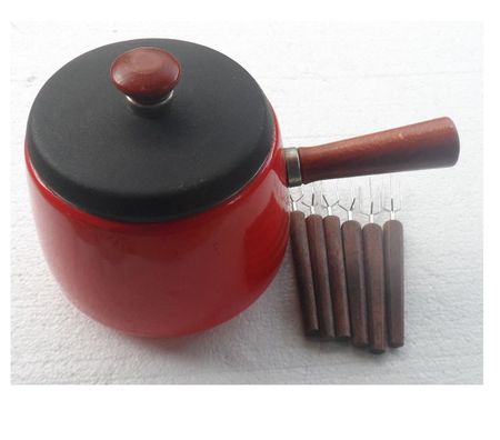 Ameublement & art de la table Hérault Castries - 34160 - Photos Vivastreet Caquelon en fonte émaillée avec couvercle et manche en bois