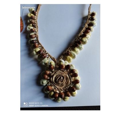 Bijoux occasion Vendée Soullans - 85300 - Photos Vivastreet Collier comme neuf 