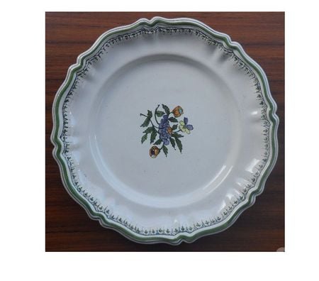 Décoration - art Hérault Castries - 34160 - Photos Vivastreet Assiette en faïence de Moustiers décors fleurs décors sobres