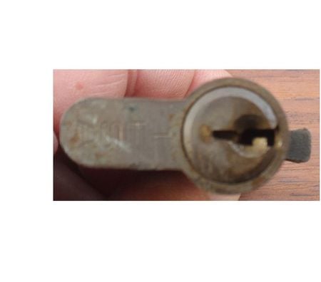  Hérault Castries - 34160 - Photos Vivastreet Verrou cylindre à clé crantée double entrée occase 25x25mm 