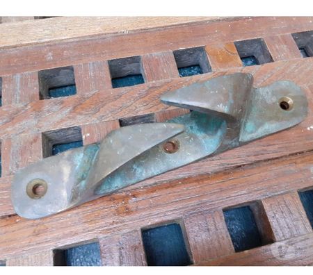 Accessoires bateau Var Pierrefeu du Var - 83390 - Photos Vivastreet ancien chaumard croisé en bronze