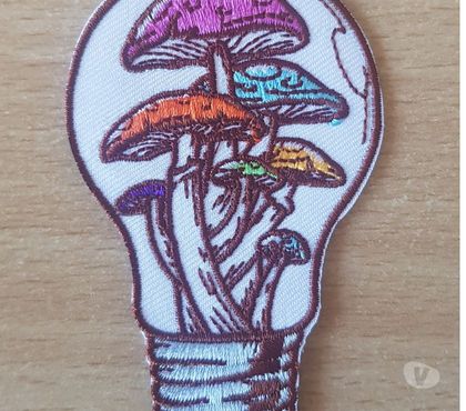 Collections Carnon Hérault - Photos Vivastreet écusson patch brodé ampoule et champignons 8x5 cm