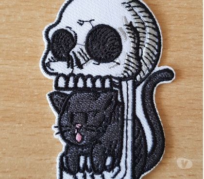 Collection Carnon Hérault - Photos Vivastreet écusson patch brodé tête de mort + chat n°1 6,5x4 cm