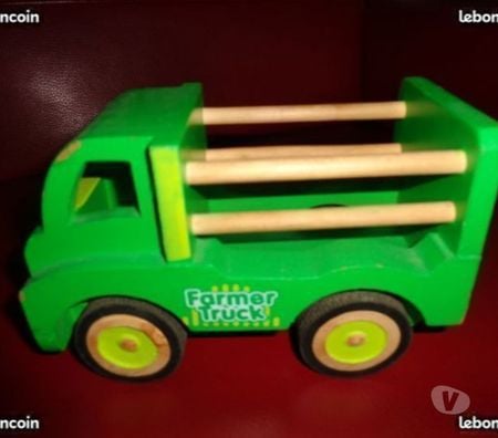 Jeux - Jouets Isère Villette de Vienne - 38200 - Photos Vivastreet camions plastique + camion bois