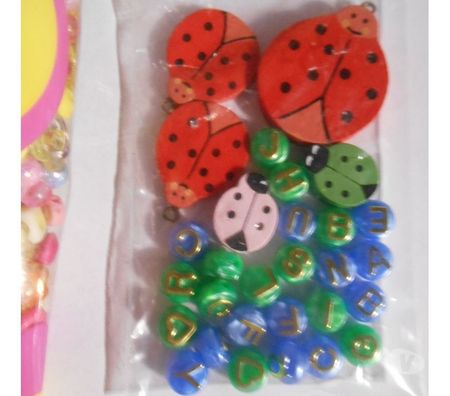 Jeux - Jouets Ille-et-Vilaine St Meen le Grand - 35290 - Photos Vivastreet lot de perles pour loisirs créatif
