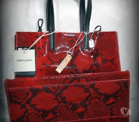Accessoires - Bagagerie Nord Mons en Baroeul - 59370 - Photos Vivastreet Sac à main cuir de vachette véritable rouge effet python