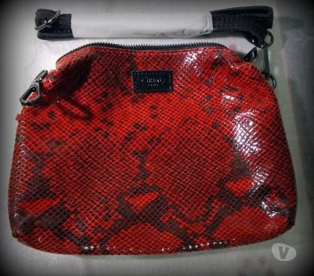 Accessoires - Bagagerie Nord Mons en Baroeul - 59370 - Photos Vivastreet Sac à main cuir de vachette véritable rouge effet python