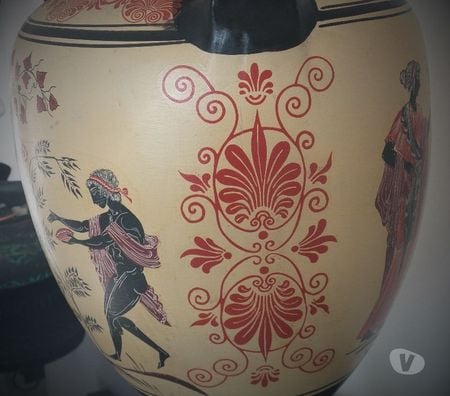 Décoration - art Nord Mons en Baroeul - 59370 - Photos Vivastreet Grande amphore-vase aux motifs grecs-amphore en terre cuite