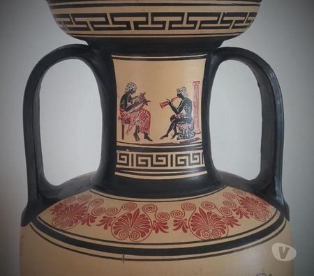 Décoration - art Nord Mons en Baroeul - 59370 - Photos Vivastreet Grande amphore-vase aux motifs grecs-amphore en terre cuite