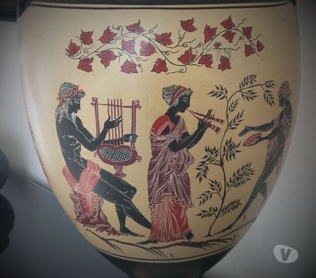 Décoration - art Nord Mons en Baroeul - 59370 - Photos Vivastreet Grande amphore-vase aux motifs grecs-amphore en terre cuite
