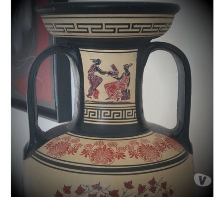 Décoration - art Nord Mons en Baroeul - 59370 - Photos Vivastreet Grande amphore-vase aux motifs grecs-amphore en terre cuite