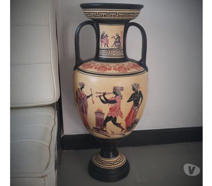 Décoration - art Mons en Baroeul Nord - Photos Vivastreet Grande amphore-vase aux motifs grecs-amphore en terre cuite