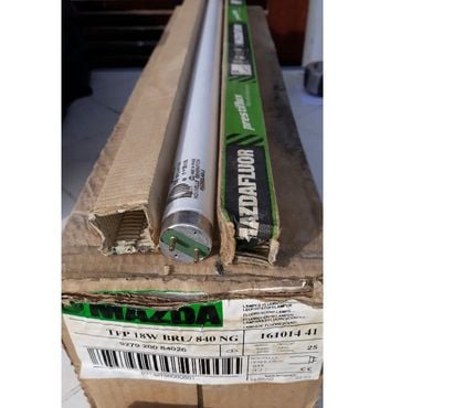 Bricolage - Jardin - Outillage La Source Orleans - Photos Vivastreet Tubes néons fluos mazda 18 watts NEUFS