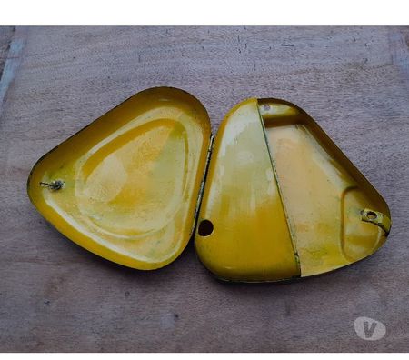 Pièces et services moto Var Pierrefeu du Var - 83390 - Photos Vivastreet boite a outils JAWA PERAK NK 250 cc 1953