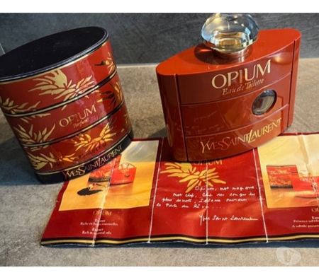 Collection Seine-et-Marne Meaux - 77100 - Photos Vivastreet Flacons vides parfum YSL « Opium »