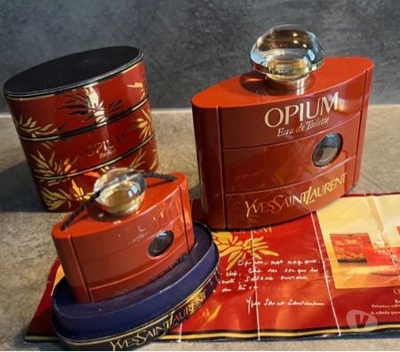 Collection Seine-et-Marne Meaux - 77100 - Photos Vivastreet Flacons vides parfum YSL « Opium »
